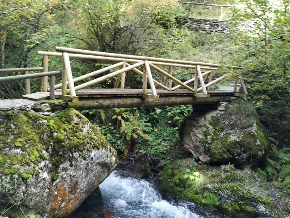 Casa Rural Cal Rocco Porta Del Pirineu La La Pobla de Segur Habitación foto